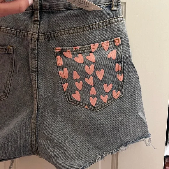 Yesstyle Heart Print Pocket Denim Shorts - Picture 7 of 9